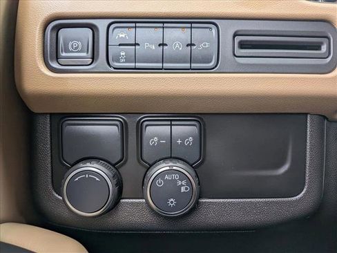 Used 2021 Chevrolet Tahoe Premier RWD image 17