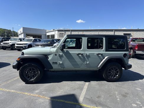 Used 2024 Jeep Wrangler Sport S AWD/4WD image 6