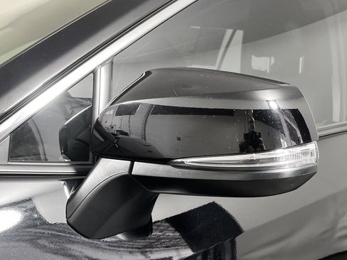 Used 2021 Toyota RAV4 XLE w/ Convenience Package AWD/4WD image 12