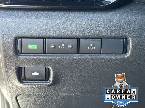Certified 2025 Nissan Sentra SR FWD image 32