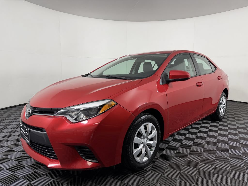 Used 2015 Toyota Corolla LE FWD image 2