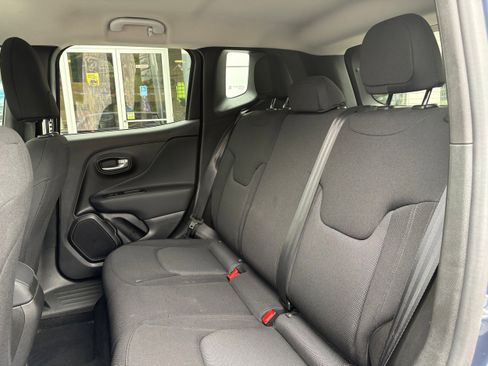 Used 2023 Jeep Renegade Latitude AWD/4WD image 13