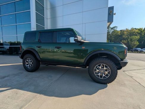 New 2025 Ford Bronco Badlands image 5