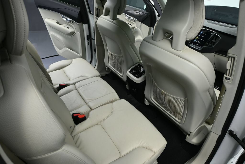 Used 2020 Volvo XC90 T5 Momentum AWD/4WD image 38