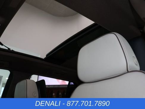 New 2026 GMC Yukon Denali w/ Denali Reserve Package AWD/4WD image 28