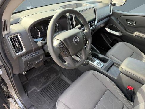 Certified 2026 Nissan Frontier SV w/ All-Weather Content Package AWD/4WD image 4