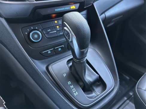 Used 2021 Ford Transit Connect XL image 17