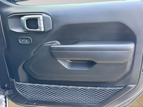 Used 2021 Jeep Gladiator Sport AWD/4WD image 28
