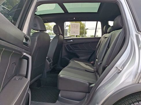 Used 2024 Volkswagen Tiguan SE R-Line AWD/4WD image 10