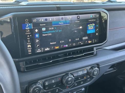 Used 2026 Jeep Wrangler Unlimited Rubicon AWD/4WD image 29
