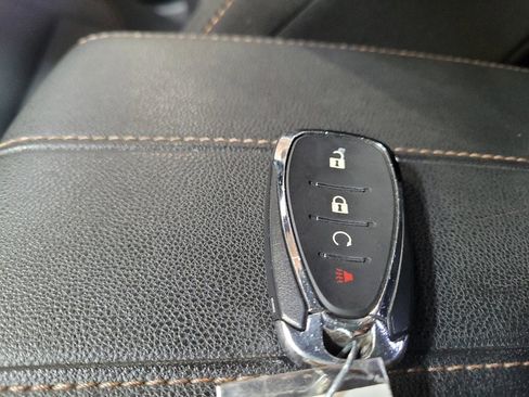Used 2020 Chevrolet Traverse LS w/ LPO, Floor Liner Package FWD image 32