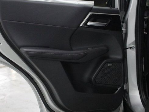 New 2025 Mitsubishi Outlander SE image 26