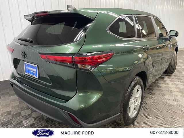 Used 2023 Toyota Highlander L FWD image 4