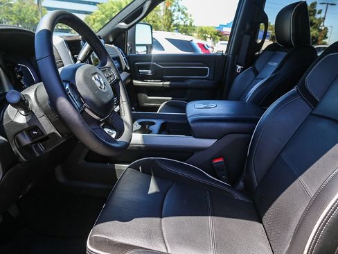 Used 2025 RAM 2500 Laramie AWD/4WD image 5