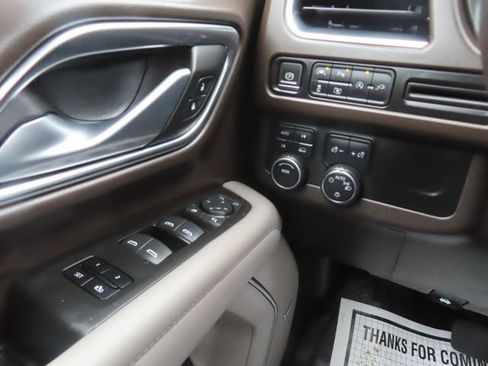 Used 2022 Chevrolet Tahoe LT w/ Luxury Package AWD/4WD image 35