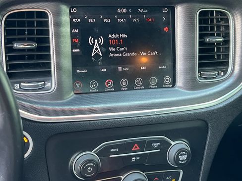 Used 2017 Dodge Charger SXT image 17