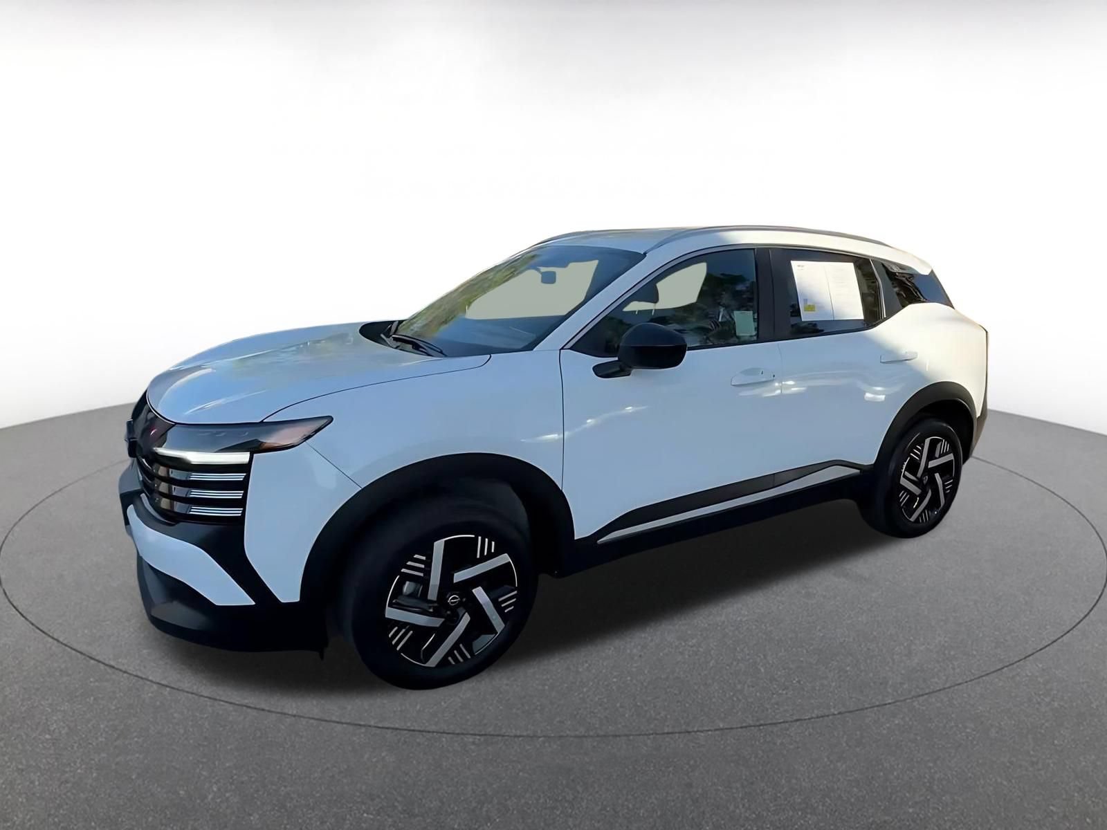 Used 2026 Nissan Kicks SV w/ Cold Weather Package FWD image 7