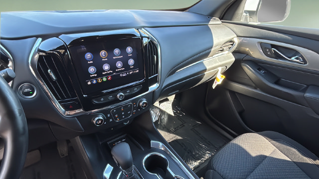 Used 2023 Chevrolet Traverse LT FWD image 24