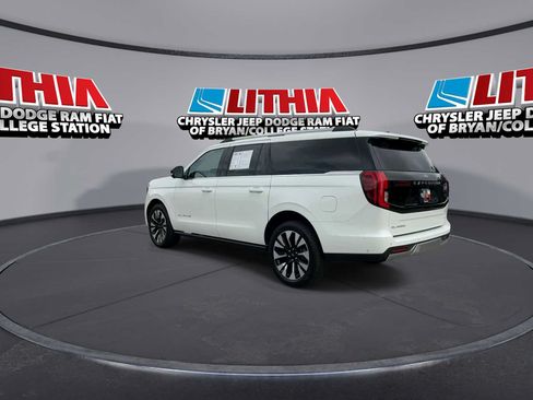 Used 2025 Ford Expedition Max Platinum w/ Driver's Package AWD/4WD image 6