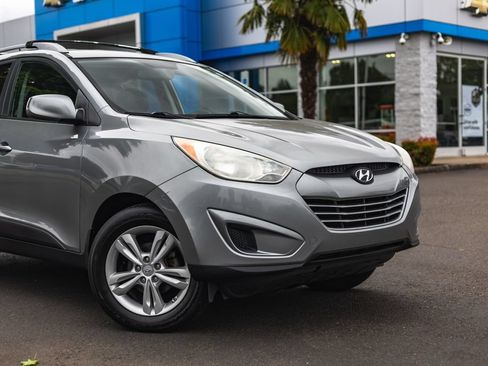 Used 2011 Hyundai Tucson GLS FWD image 3