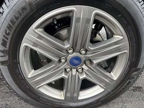 Used 2020 Ford F150 Lariat w/ Equipment Group 502A Luxury image 6