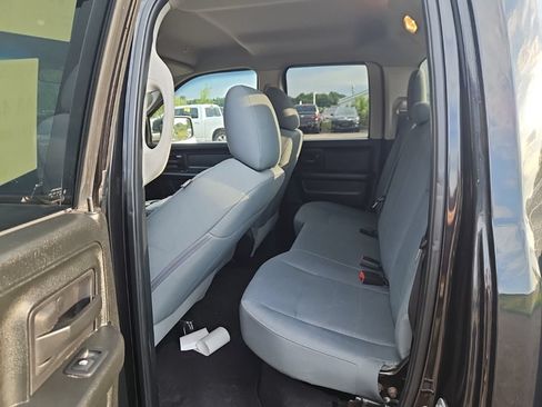 Used 2018 RAM 1500 Express w/ Express Value Package AWD/4WD image 9