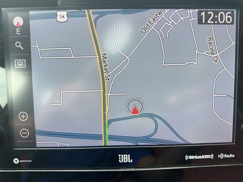 Used 2022 Toyota Camry XSE w/ Navigation Package image 19