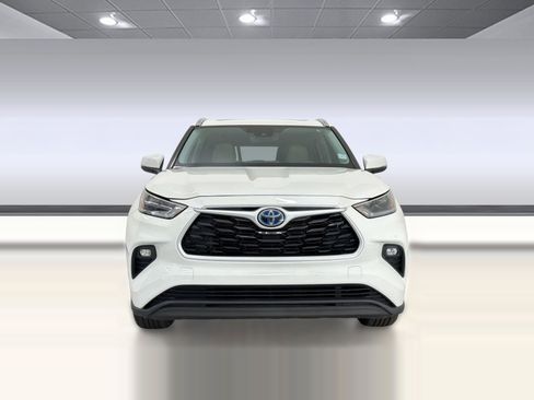 Used 2021 Toyota Highlander XLE AWD/4WD image 5