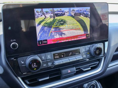 Used 2025 Toyota Grand Highlander AWD image 4