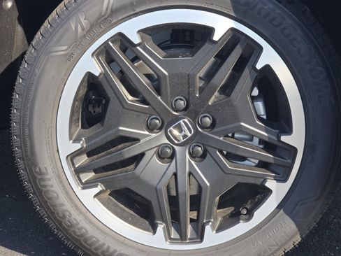 New 2026 Honda Pilot Touring image 12