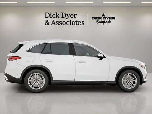 Used 2026 Mercedes-Benz GLC 300 image 8