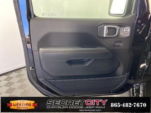 New 2026 Jeep Gladiator Sport image 12