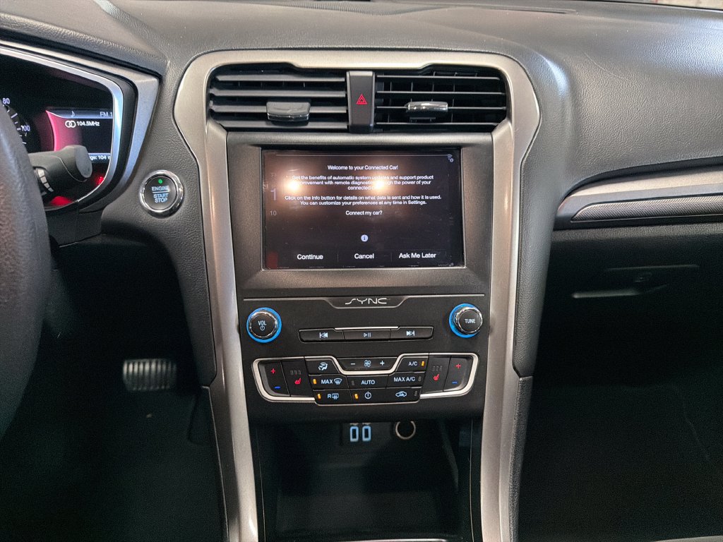 Used 2019 Ford Fusion SE FWD image 19