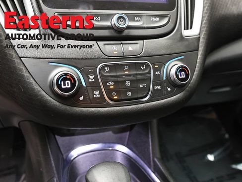 Used 2023 Chevrolet Malibu LT FWD image 20