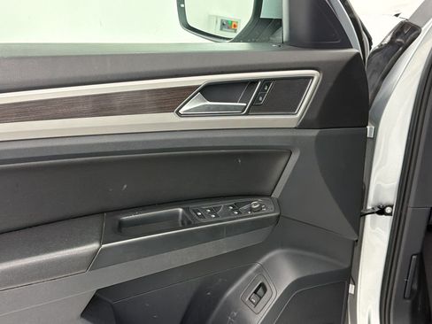 Used 2018 Volkswagen Atlas SEL w/ R-Line Package FWD image 13