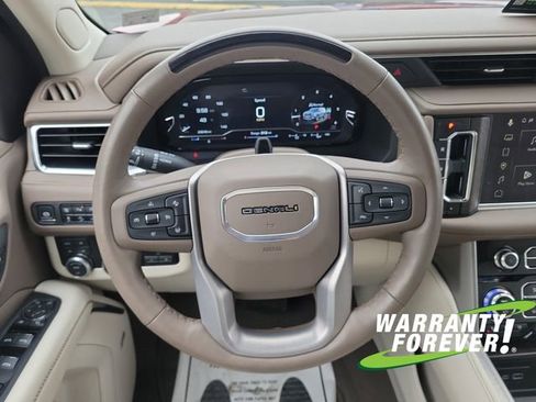 Used 2024 GMC Yukon Denali w/ Denali Reserve Package image 9