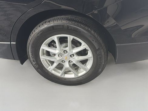 Used 2023 Chevrolet Equinox LT FWD image 11