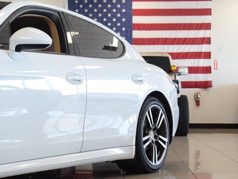 Used 2016 Porsche Panamera AWD/4WD image 15