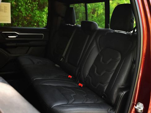 Used 2022 RAM 1500 Big Horn AWD/4WD image 12
