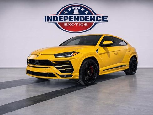 Used 2021 Lamborghini Urus image 1