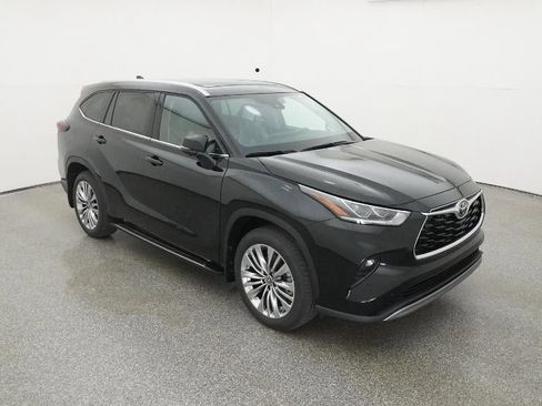 New 2026 Toyota Highlander Platinum image 48