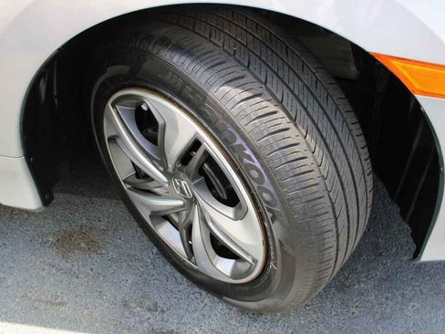 Used 2019 Honda Civic LX image 17