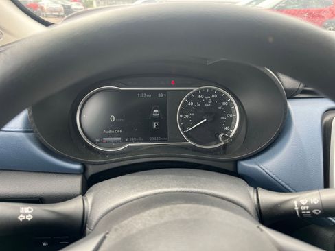Used 2025 Nissan Versa SV FWD image 40