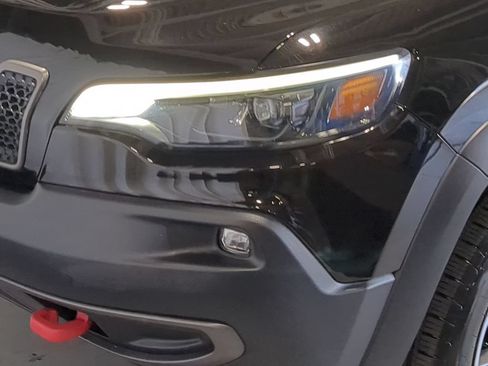 Used 2020 Jeep Cherokee Trailhawk w/ Cold Weather Group AWD/4WD image 14