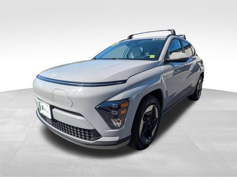 Used 2024 Hyundai Kona SEL FWD image 3