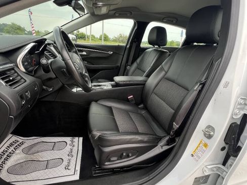 Used 2017 Chevrolet Impala LT FWD image 10