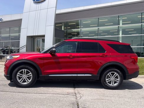 Certified 2023 Ford Explorer XLT w/ Equipment Group 202A AWD/4WD image 3