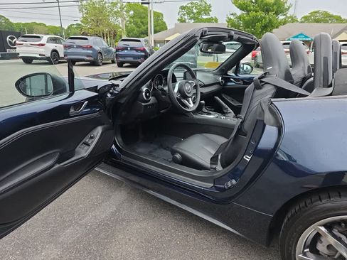 Used 2021 MAZDA MX-5 Miata Grand Touring RWD image 17