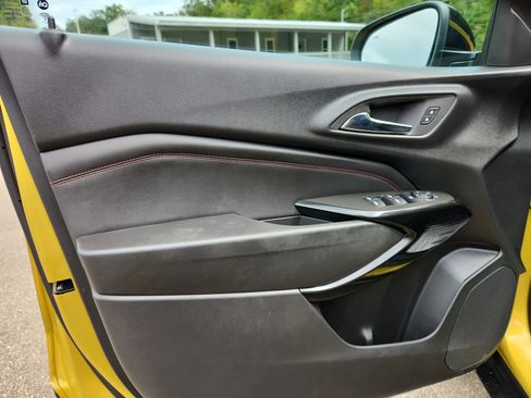 Used 2024 Chevrolet Trax RS w/ Sunroof Package image 21