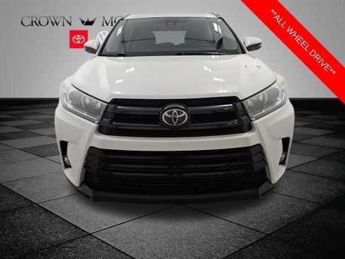 Used 2017 Toyota Highlander SE AWD/4WD image 2